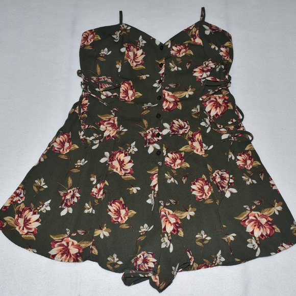 Xhilaration Pants - Xhilaration Sz M Green Floral Print Jumpsuit with wide leg short